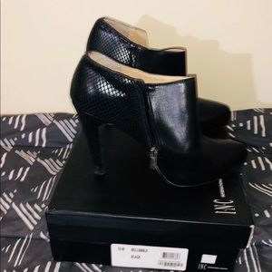 Trendy Black Snake Skin Ankle Booties